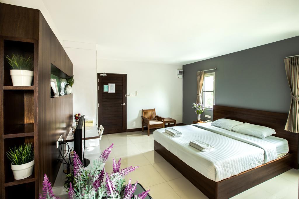 Central Place Serviced Apartment Chonburi Extérieur photo